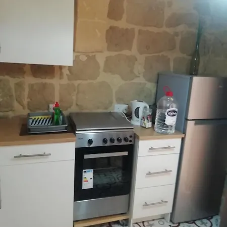 Apartment Sixty Two 3 *