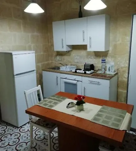 Sixty Two 3 Apartment