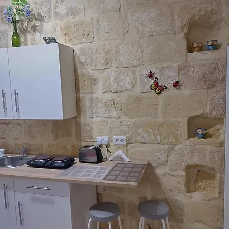 Sixty Two 3 * Victoria