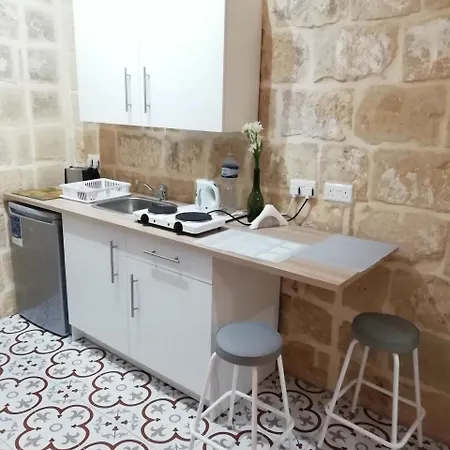 Sixty Two 3 * Victoria