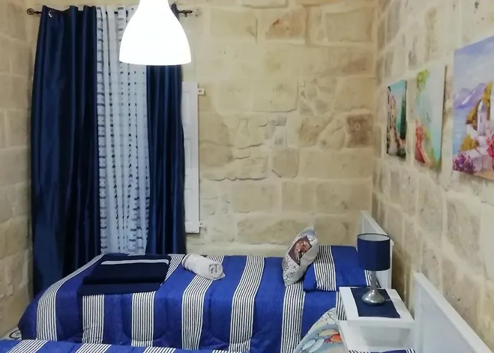 Sixty Two 3 דירה *