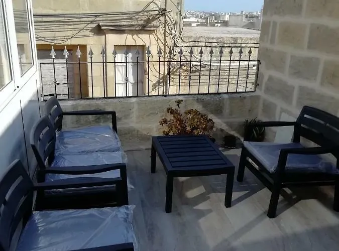 Sixty Two 3 Victoria